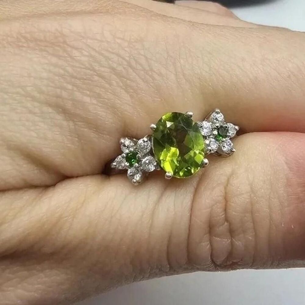 Luxe-jewelry-designs Women's Green and Silver Jewellery